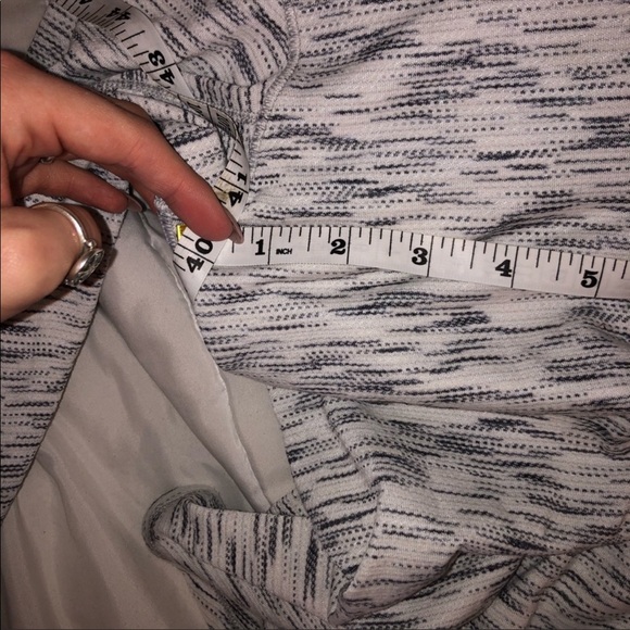 Lululemon Workout Top - Picture 5 of 6